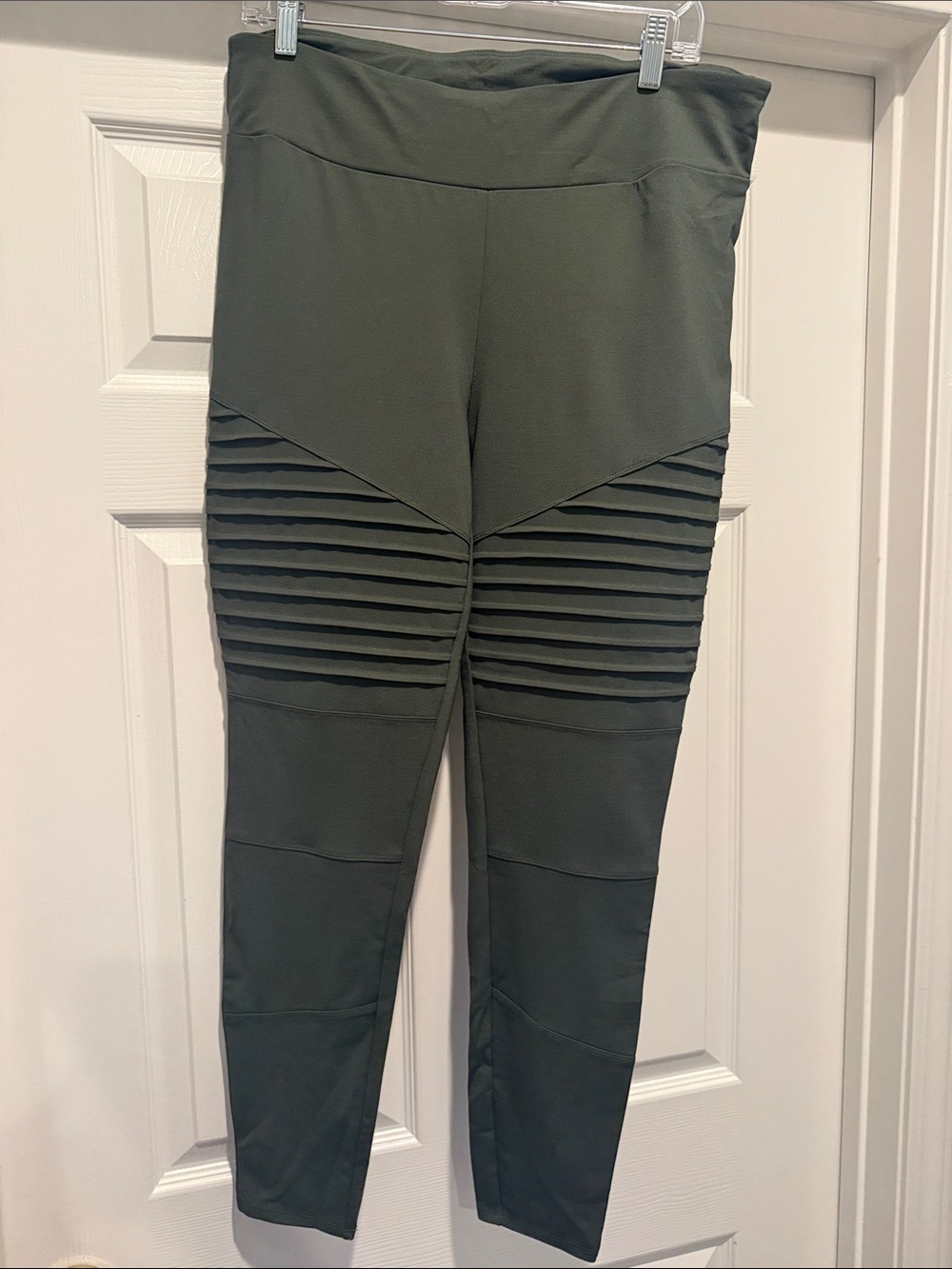 XL LuLaRoe Olive Green Deluxe Moto Leggings